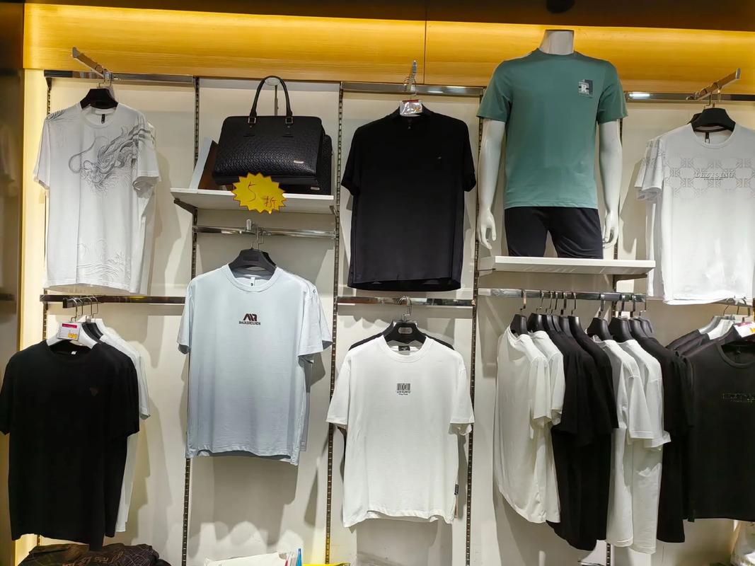 新金山鞋服廣場(chǎng)裝修升級(jí)鉅惠來(lái)襲 零售即批發(fā)，省錢(qián)購(gòu)鞋帽